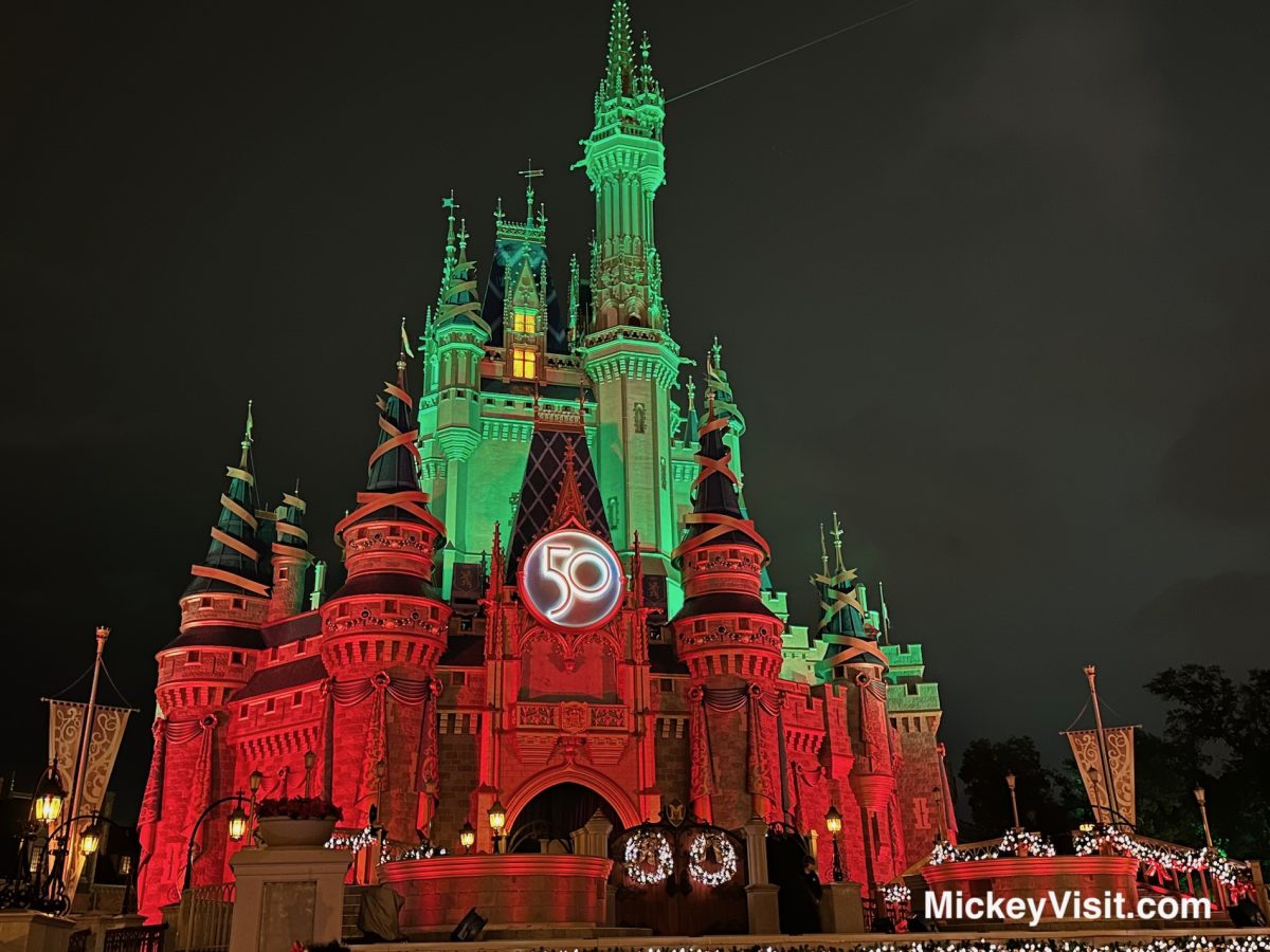 Disney World in December 2025: Holiday Tips and Managing Crowds
