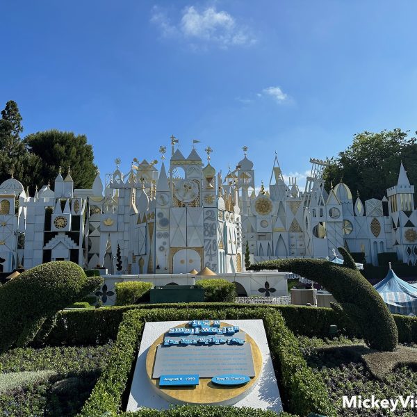 it's a small world Disneyland