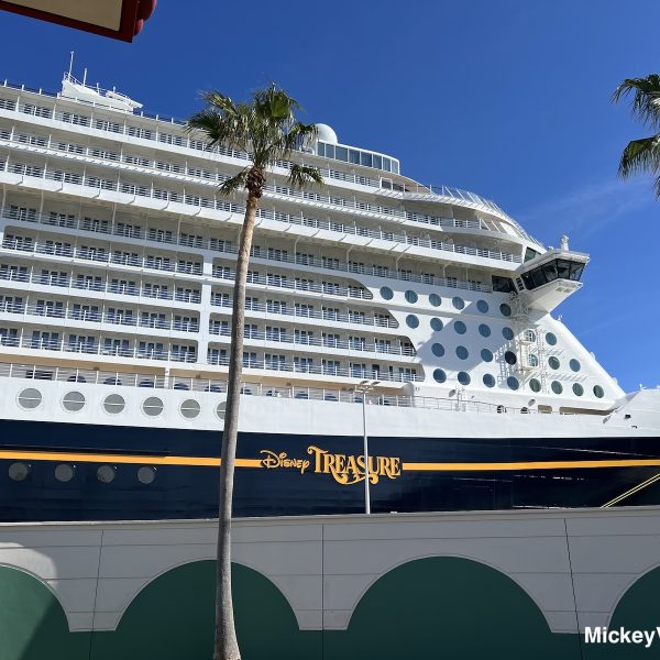 Disney Treasure cruise ship exterior