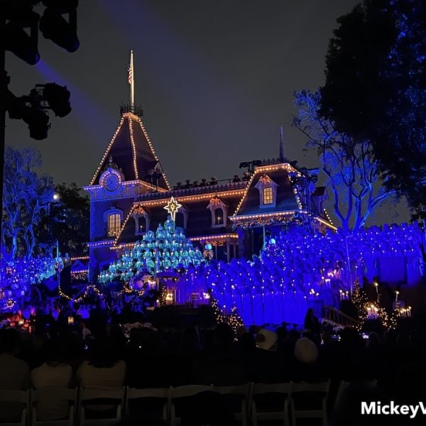 before all the singers arrive at candlelight singing disneyland processional
