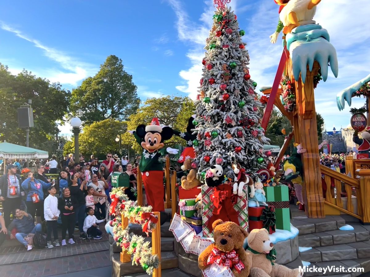Disneyland Christmas parade