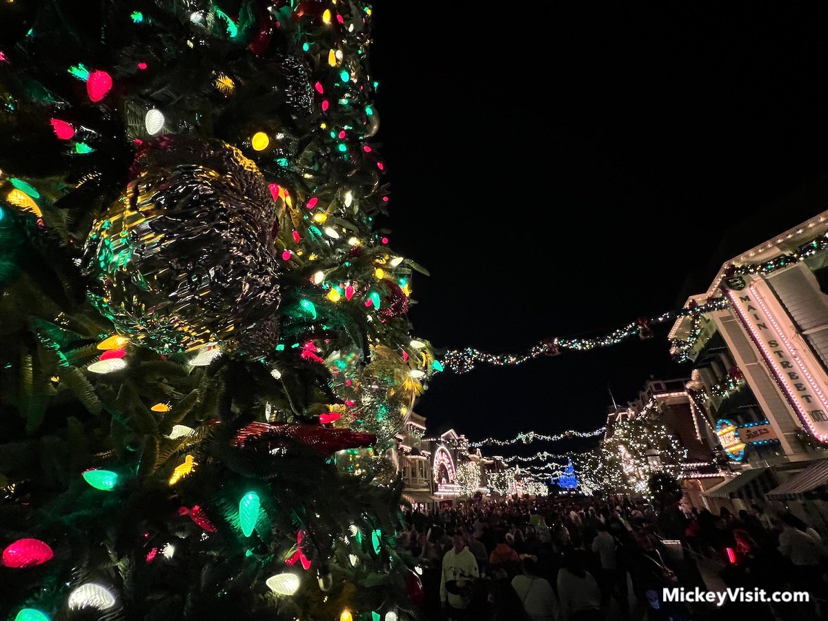 disneyland christmas decorations on main street usa entrance