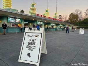 hollywood studios early entry sign