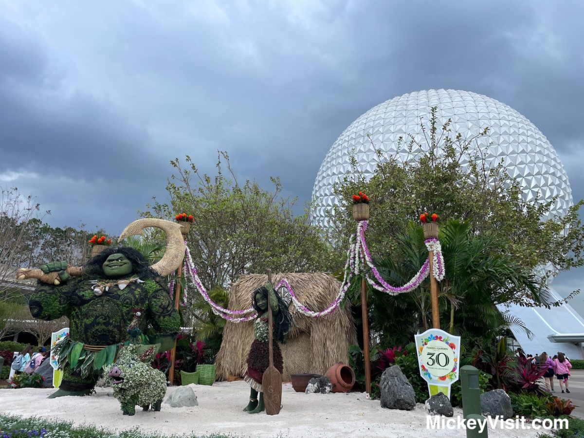 new-topiaries-at-epcot-flower-and-garden-festival-feature-moana-inside