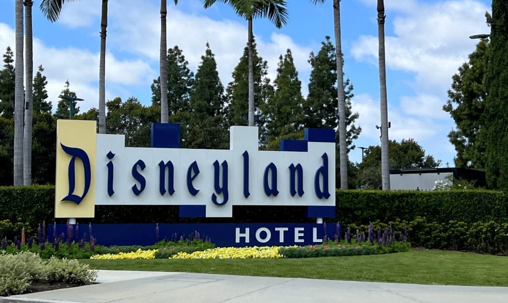 Disneyland Hotel entrance sign