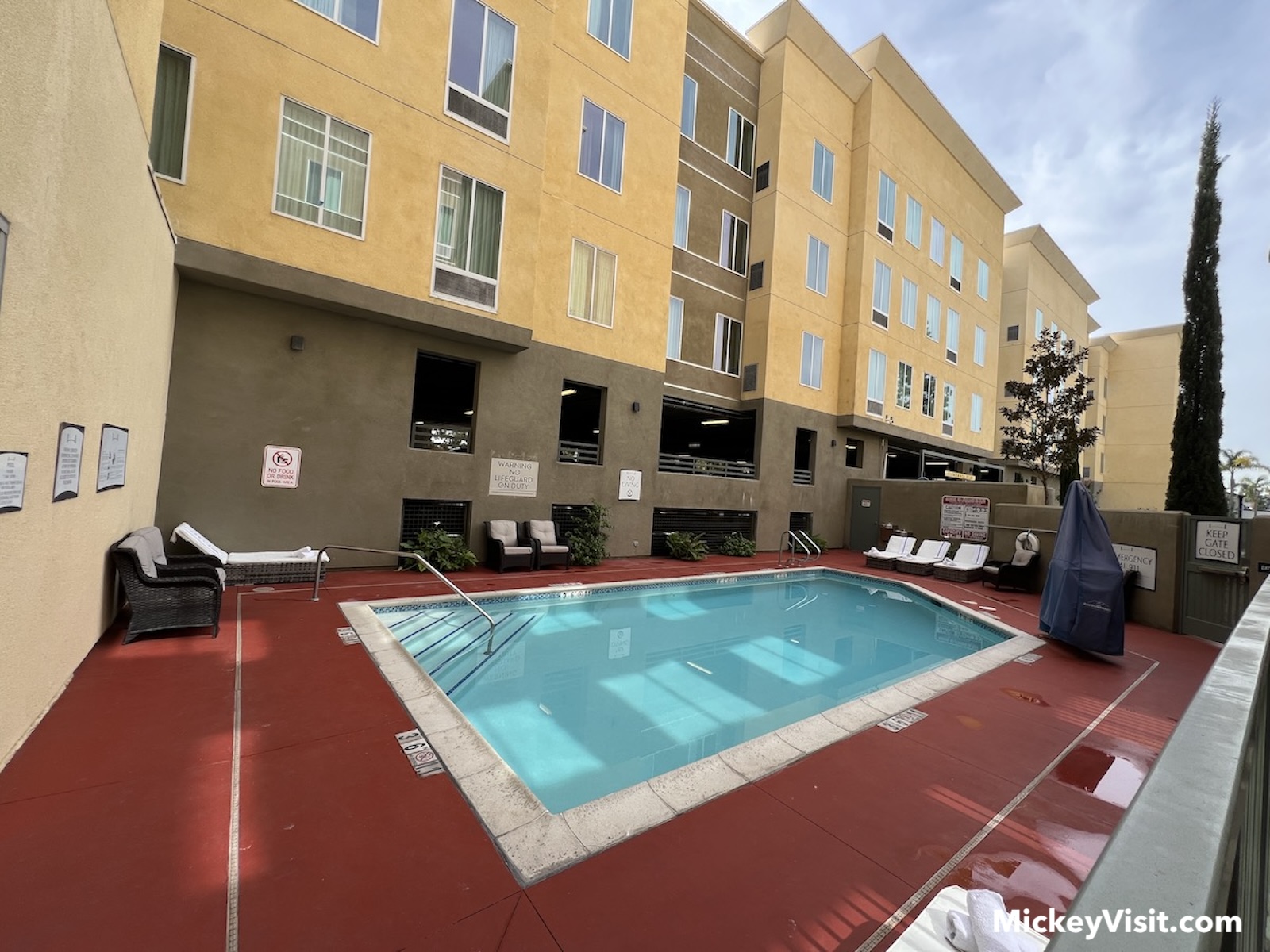 Staybridge Suites Anaheim pool
