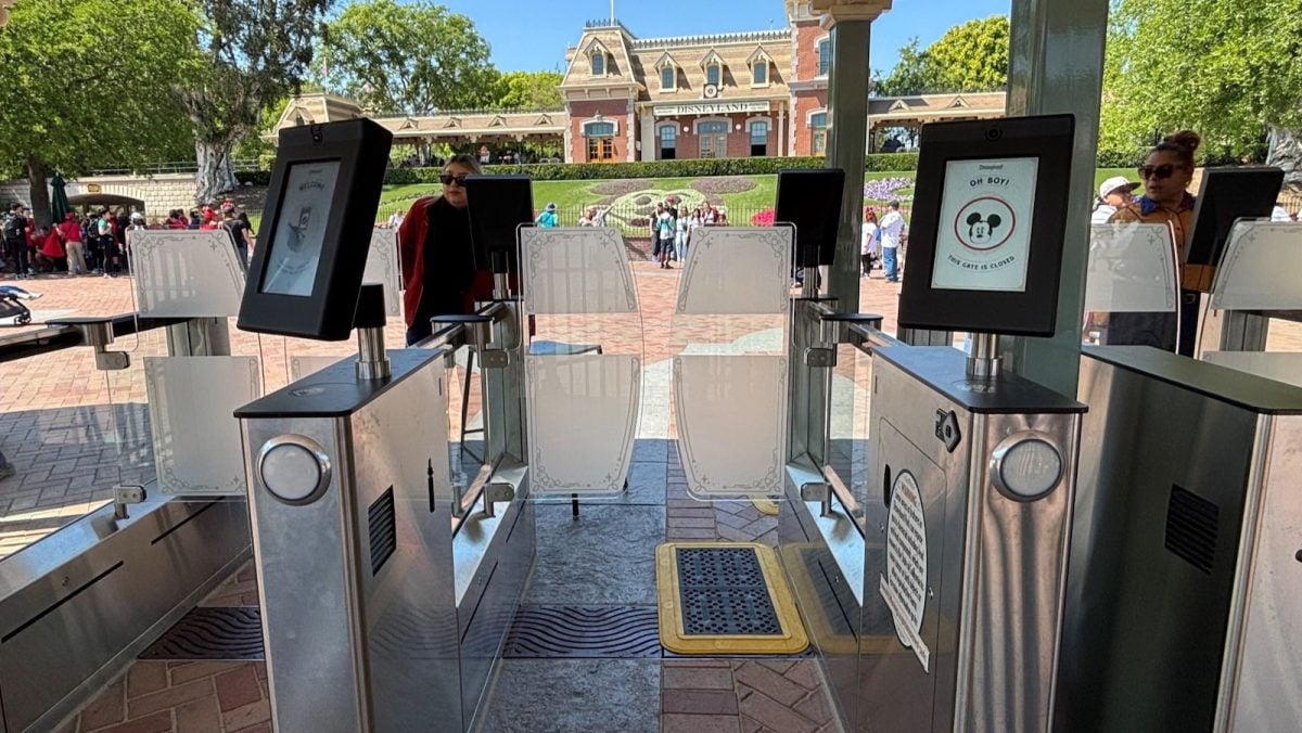 Code Line Reducer Disneyland Testing Positive Change to Park Entry to Reduce Lines