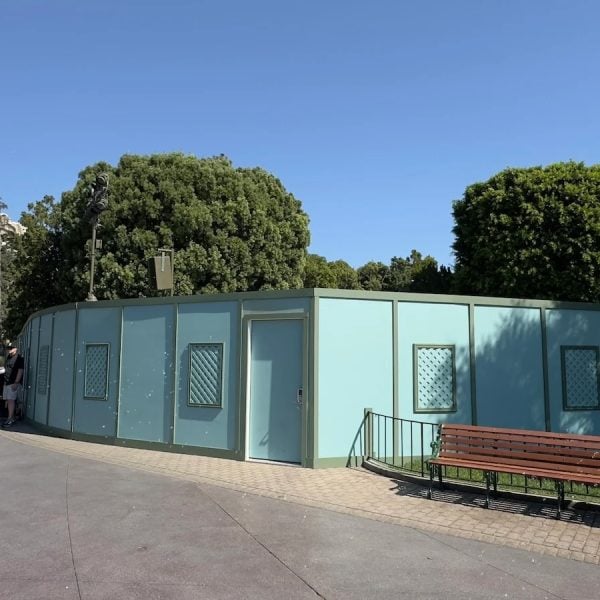 Pixie Hollow construction walls Disneyland