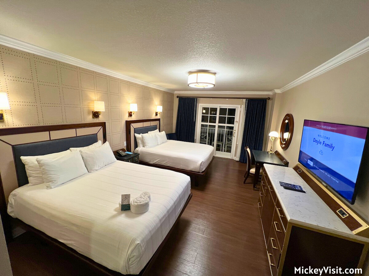 Yacht Club room