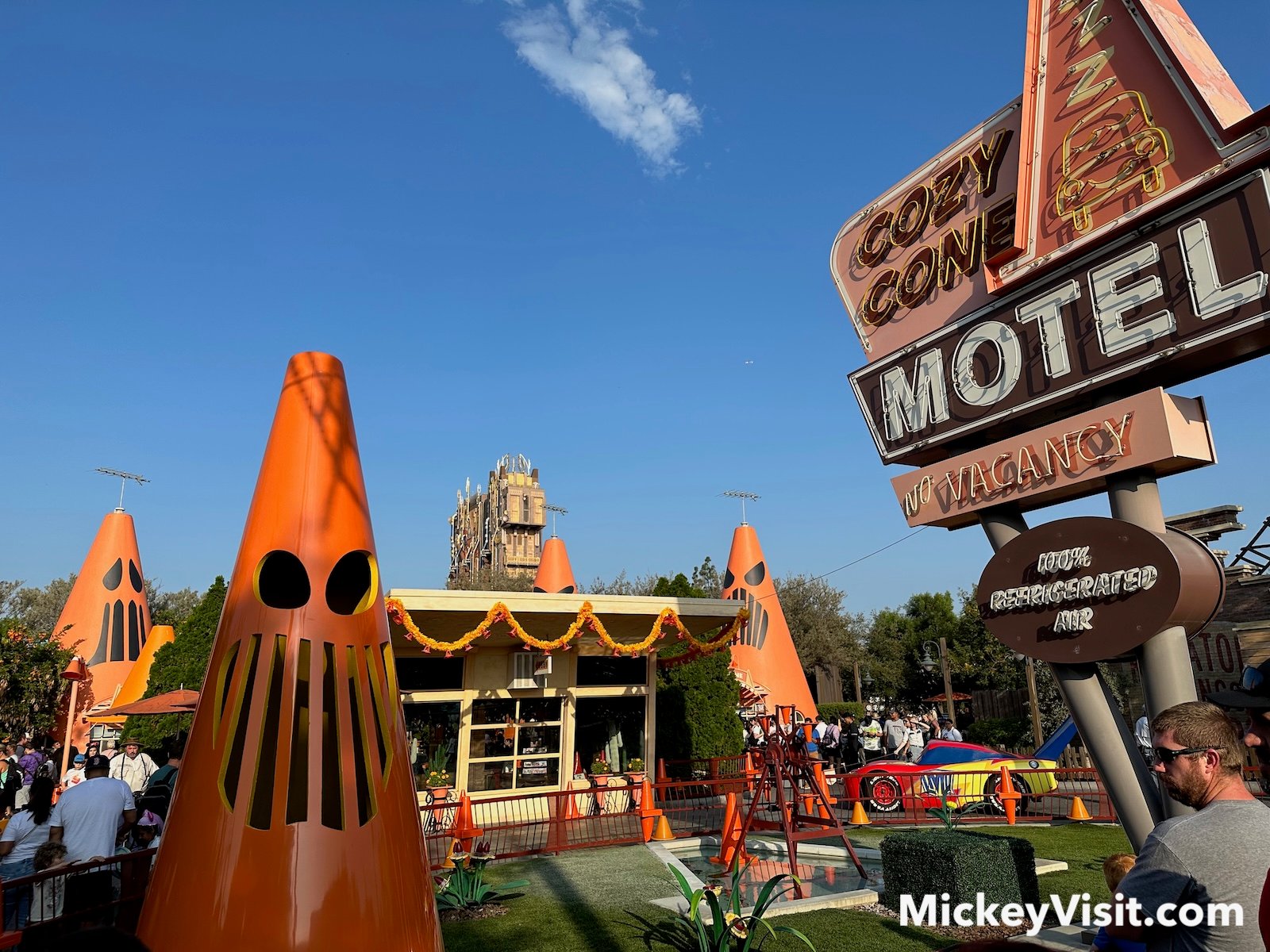 Cozy Cone Motel Halloween decor