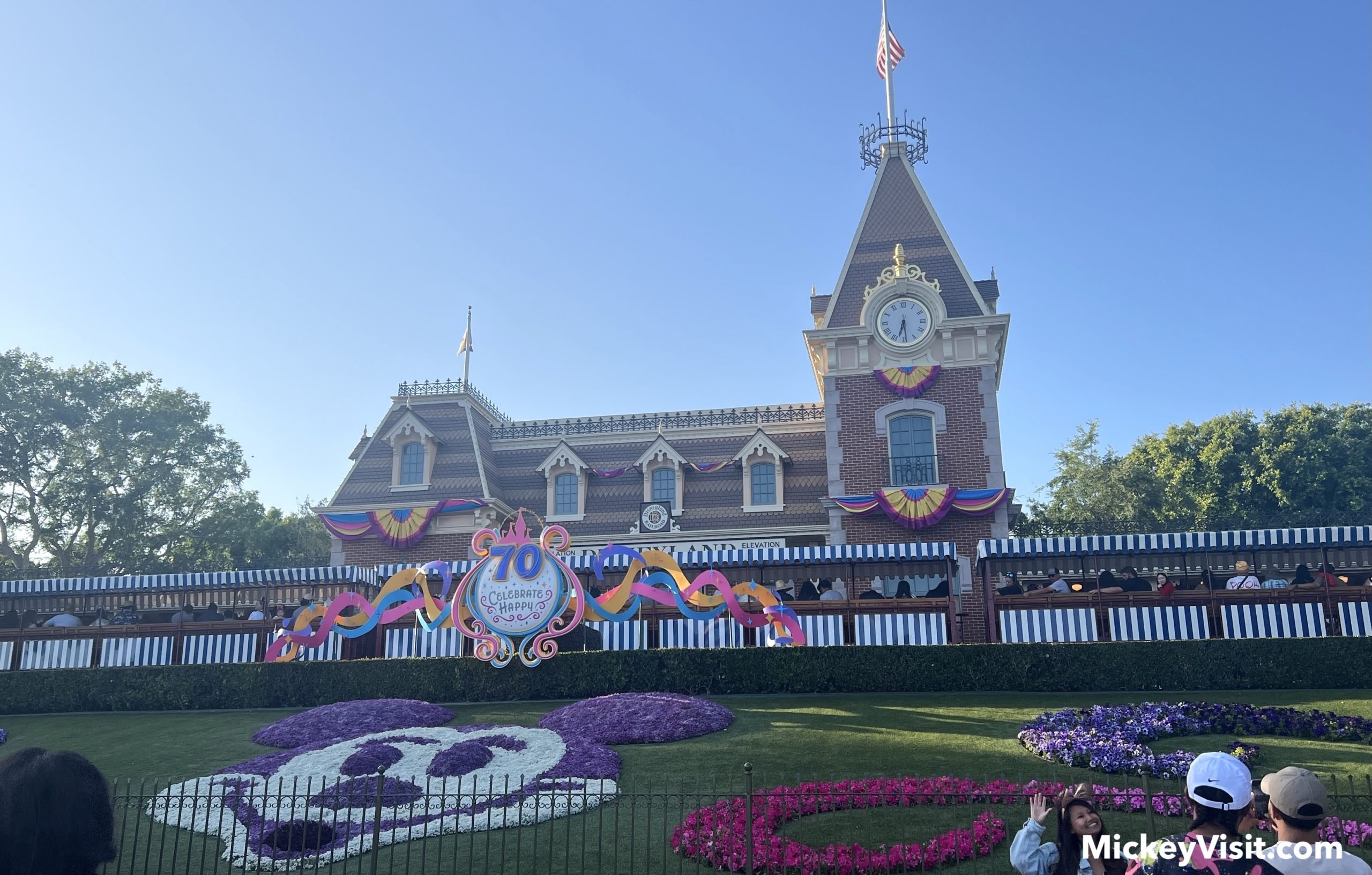 Disneyland train station