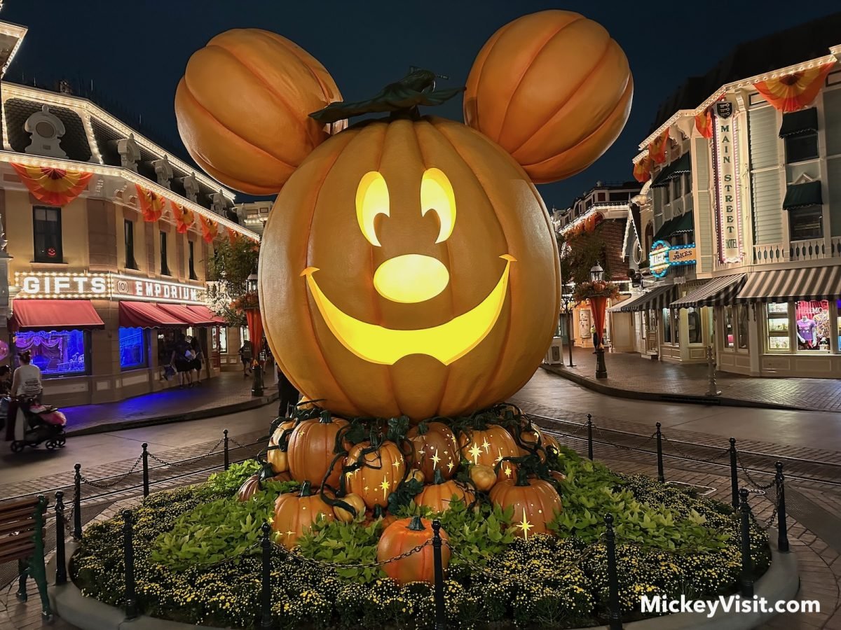 Mickey pumpkin Halloween