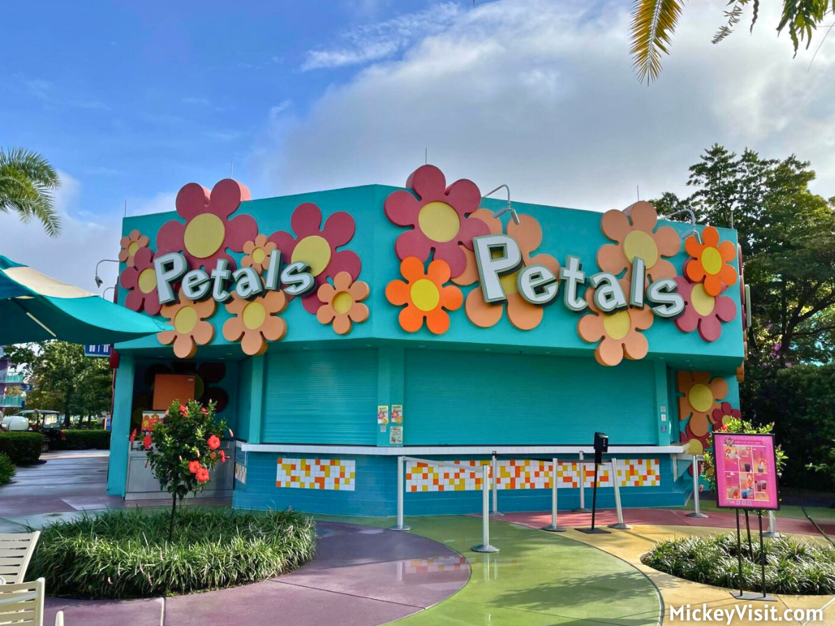 Disney's Pop Century Resort Petals Pool Bar
