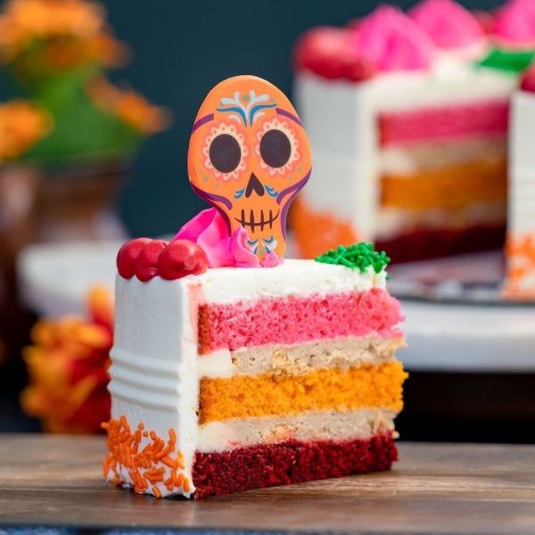 Vanilla Layer Cake Plaza de la Familia