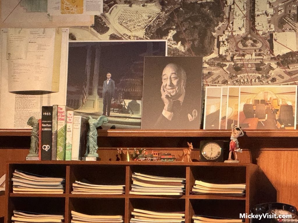 “Walt Disney – A Magical Life" show Walt's office details