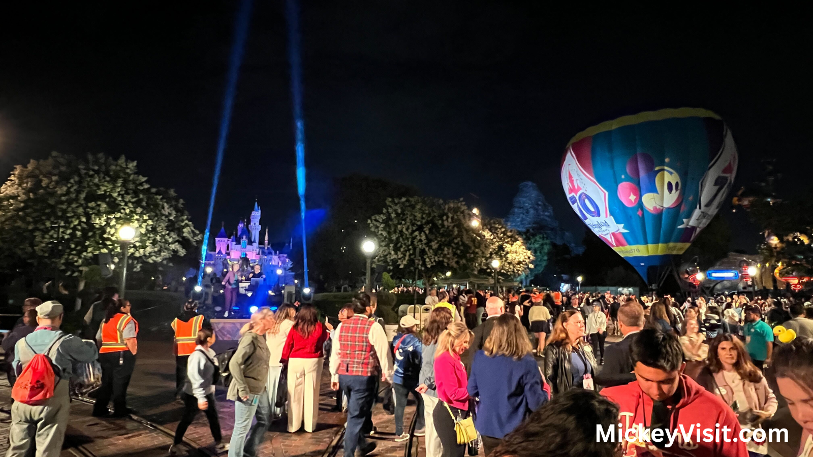 hot air balloon disneyland