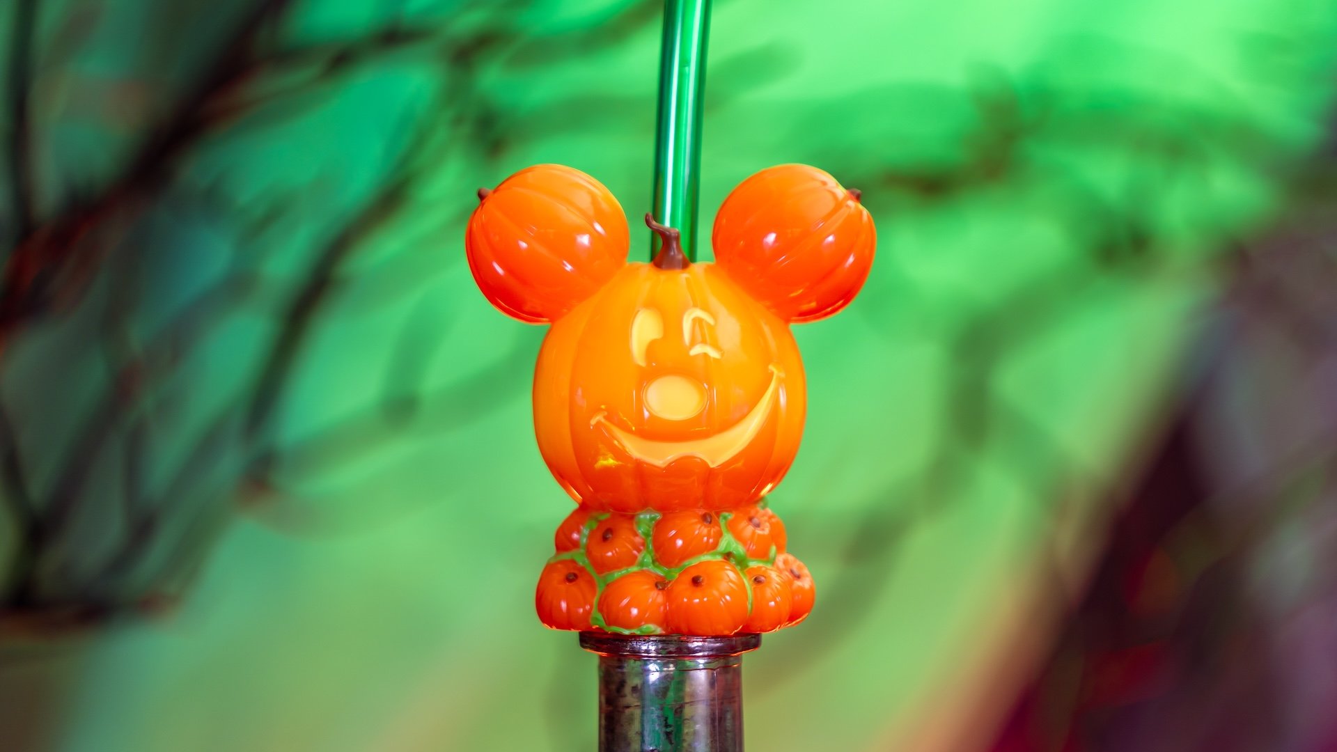 Straw topper