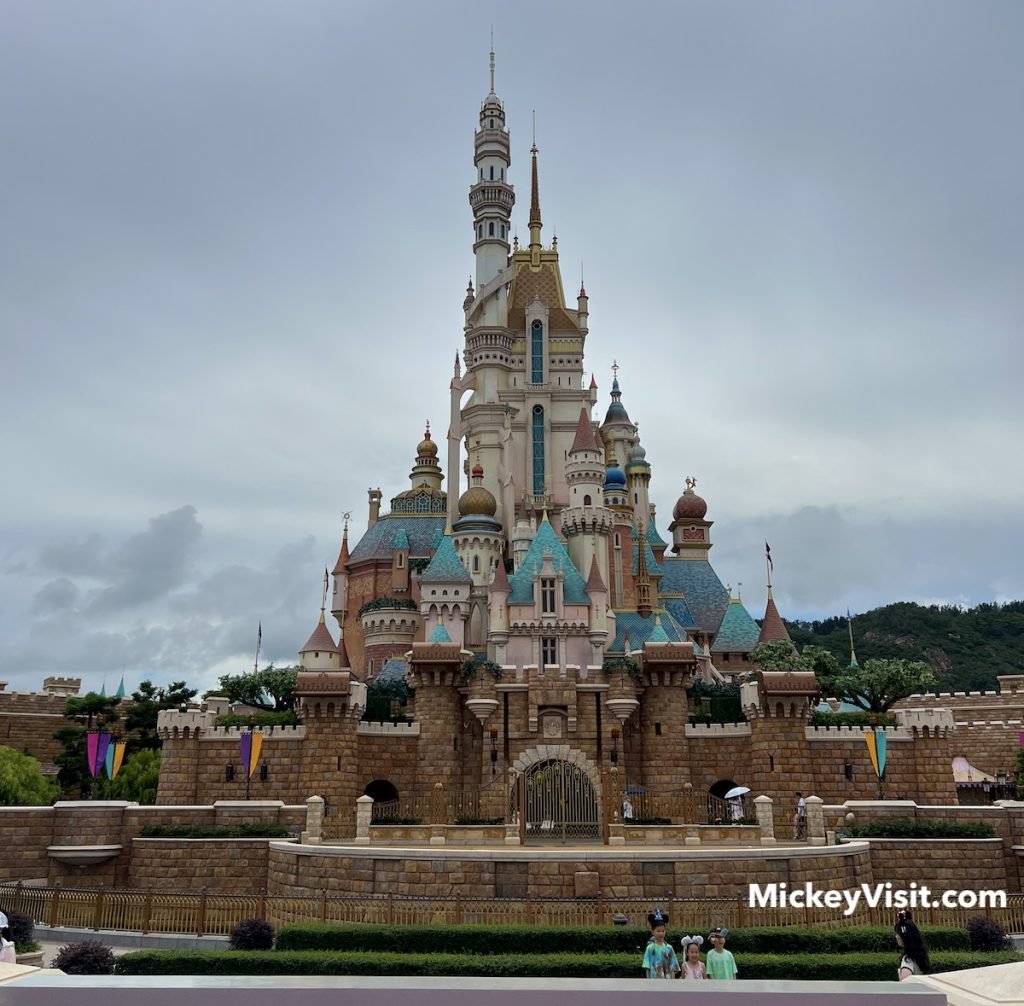 hong kong disneyland castle
