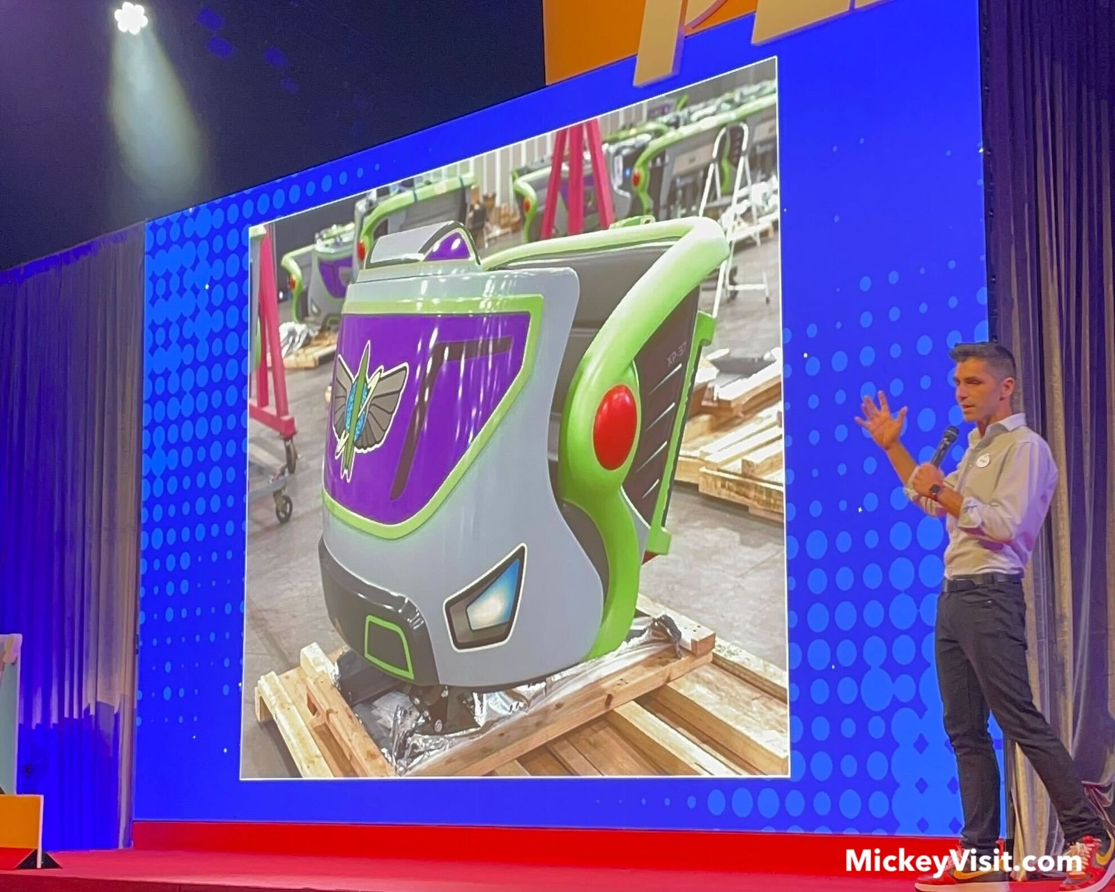 Buzz Lightyear Spaceranger Spin vehicles