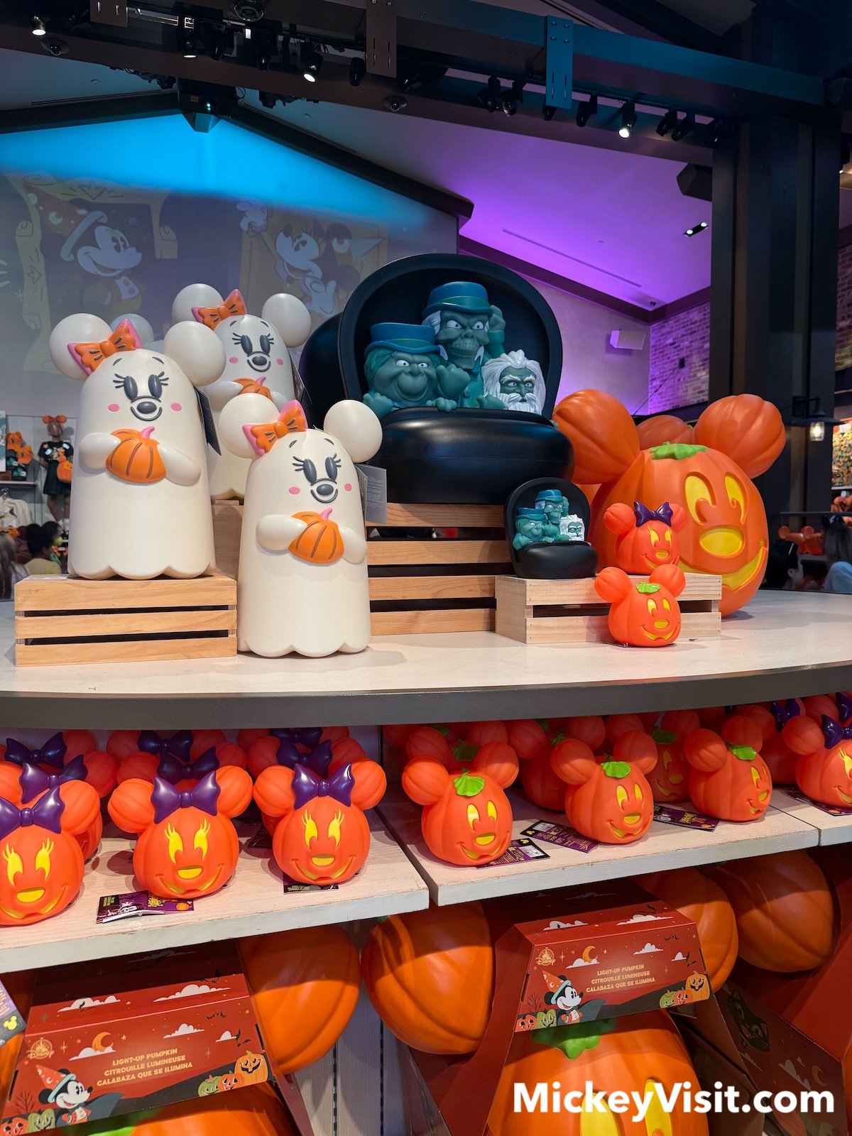 Mickey pumpkin and ghost Halloween merch