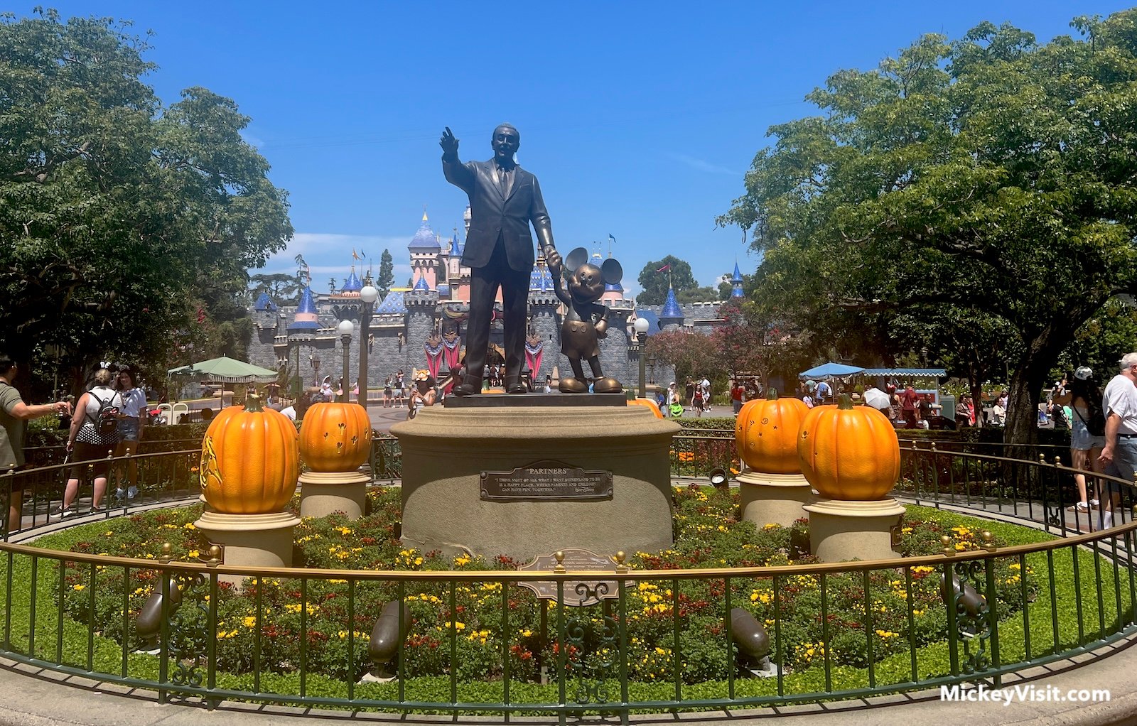 Disneyland partners statue Halloween pumpkins