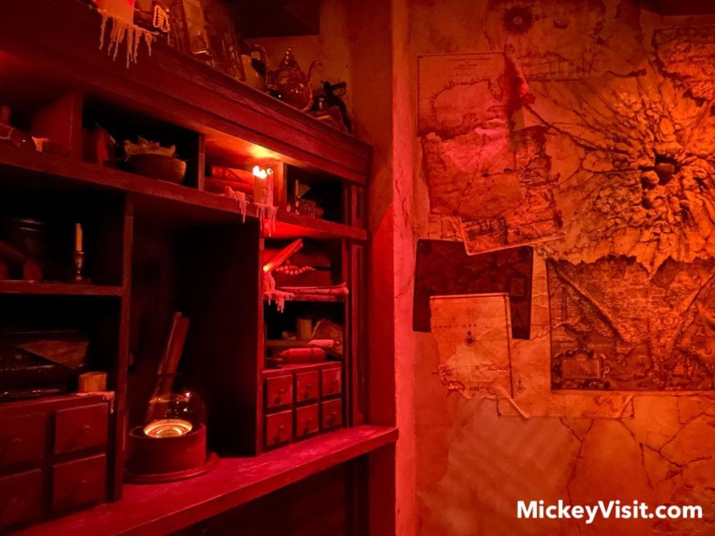 more details beak and barrel bar