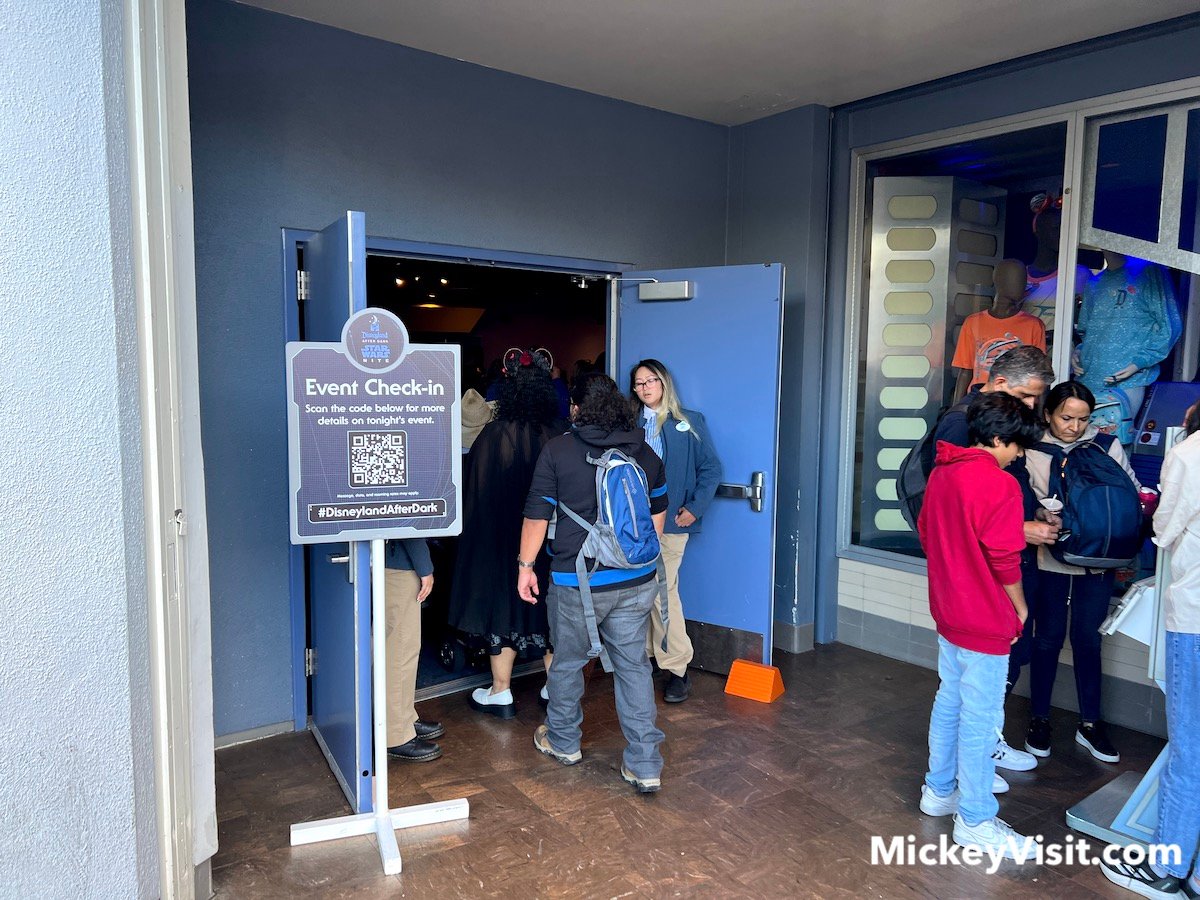 disneyland starcade entrance