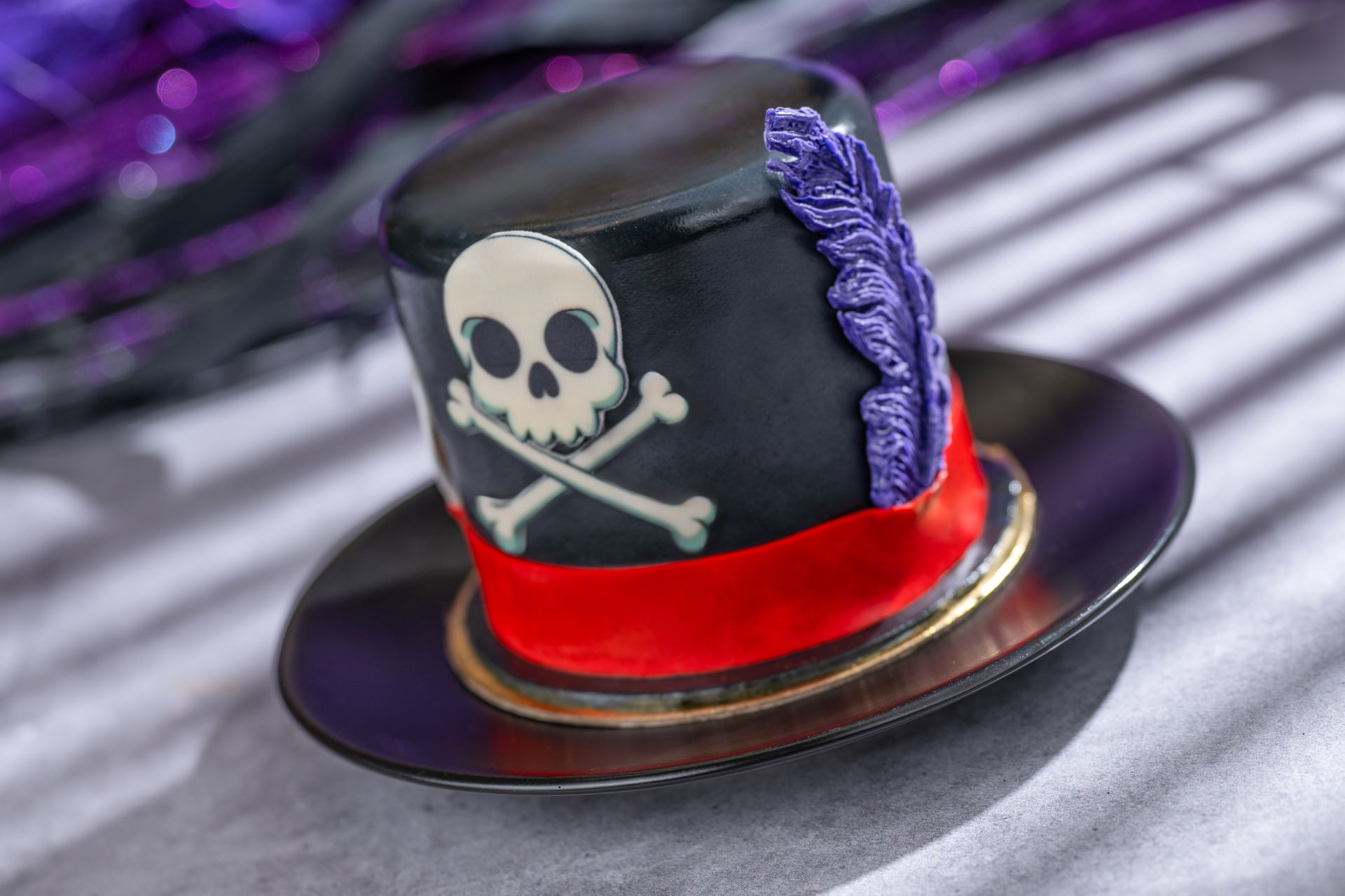 halloween top hat cake