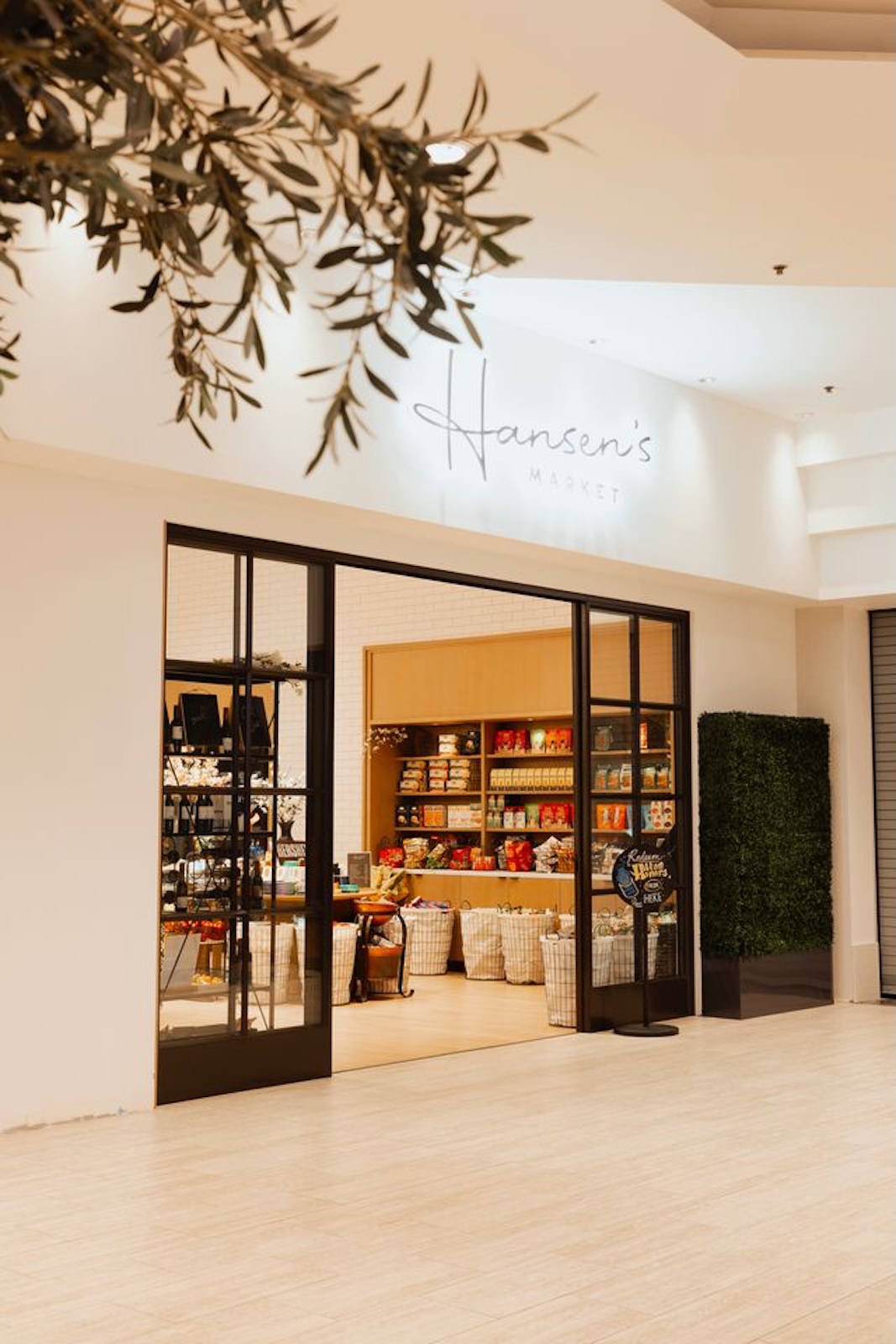 Hansen's Market at Hilton Anaheim renovated