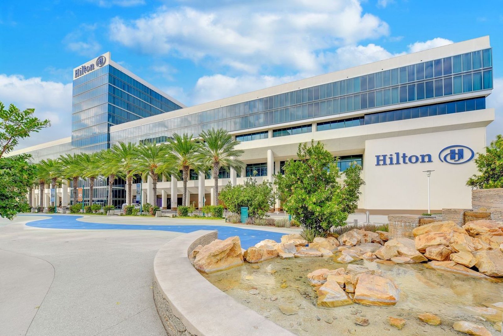 Hilton Anaheim exterior