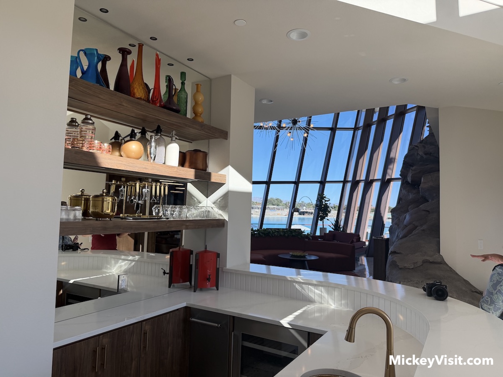 wet bar at Parr House