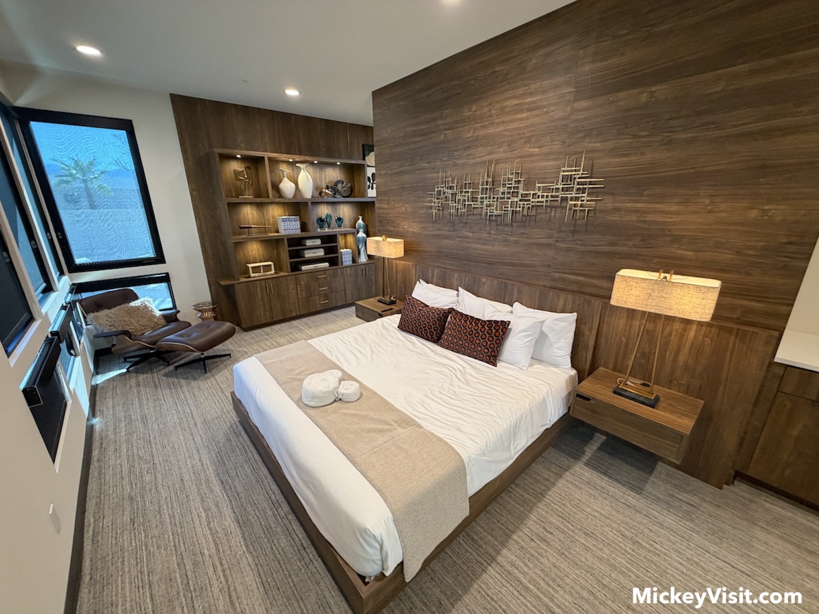 primary bedroom in Parr House
