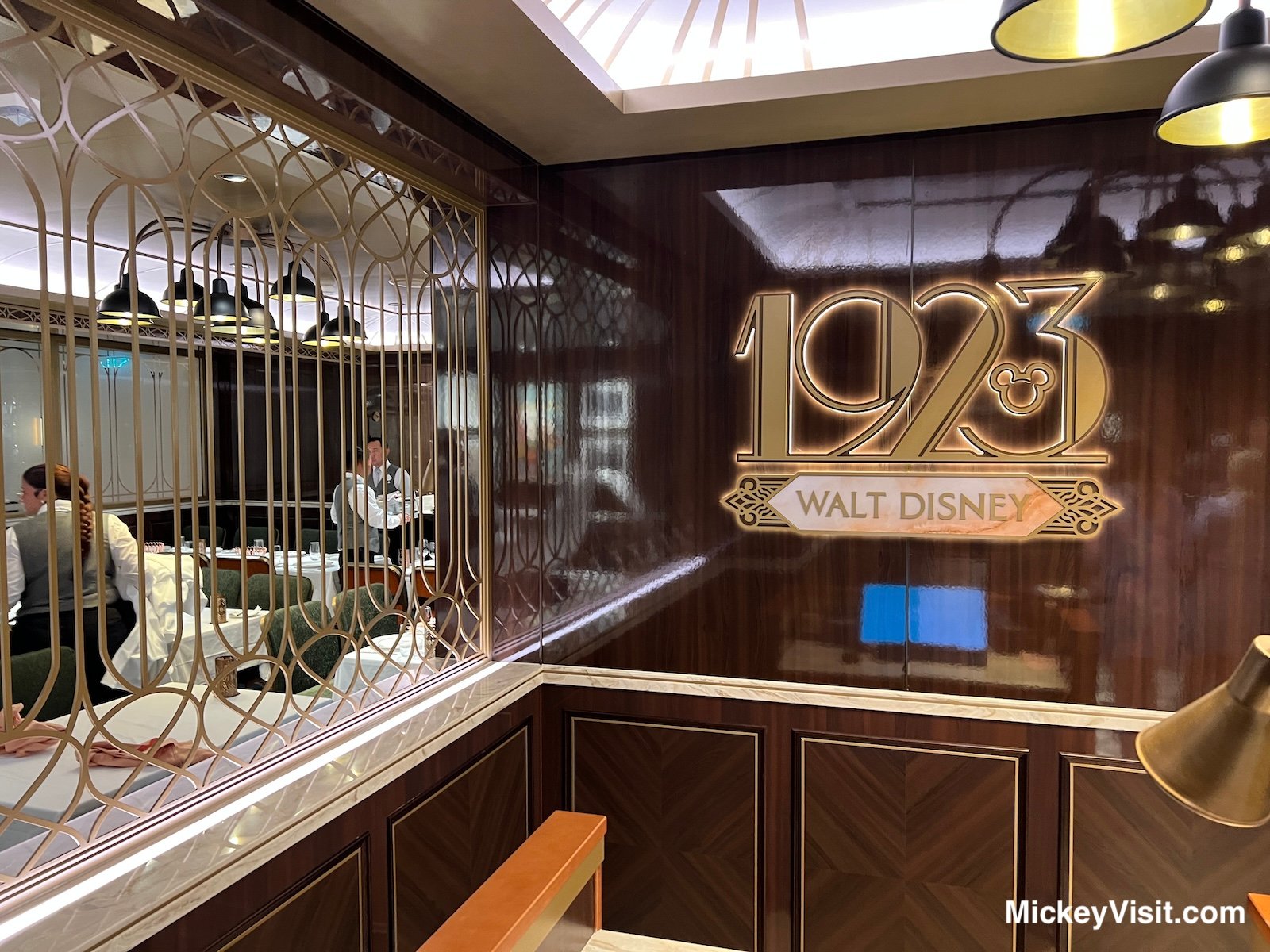 1923 restaurant disney destiny