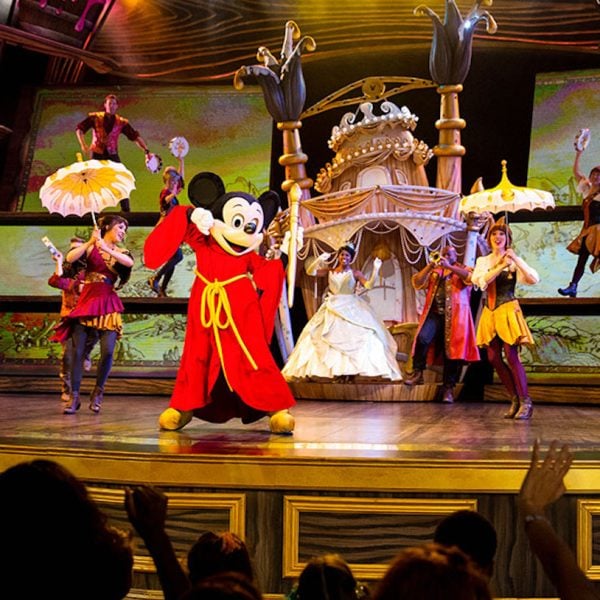 disneyland mickey and magical map show