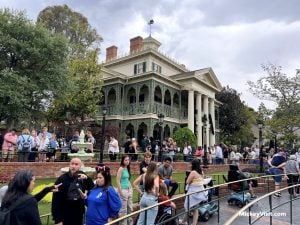disneyland haunted mansion exterior