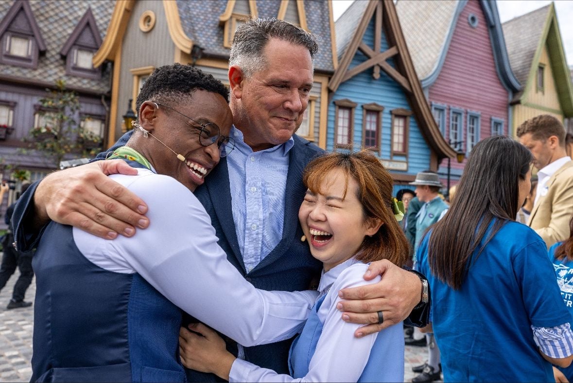 michael moriarity with disney ambassadors
