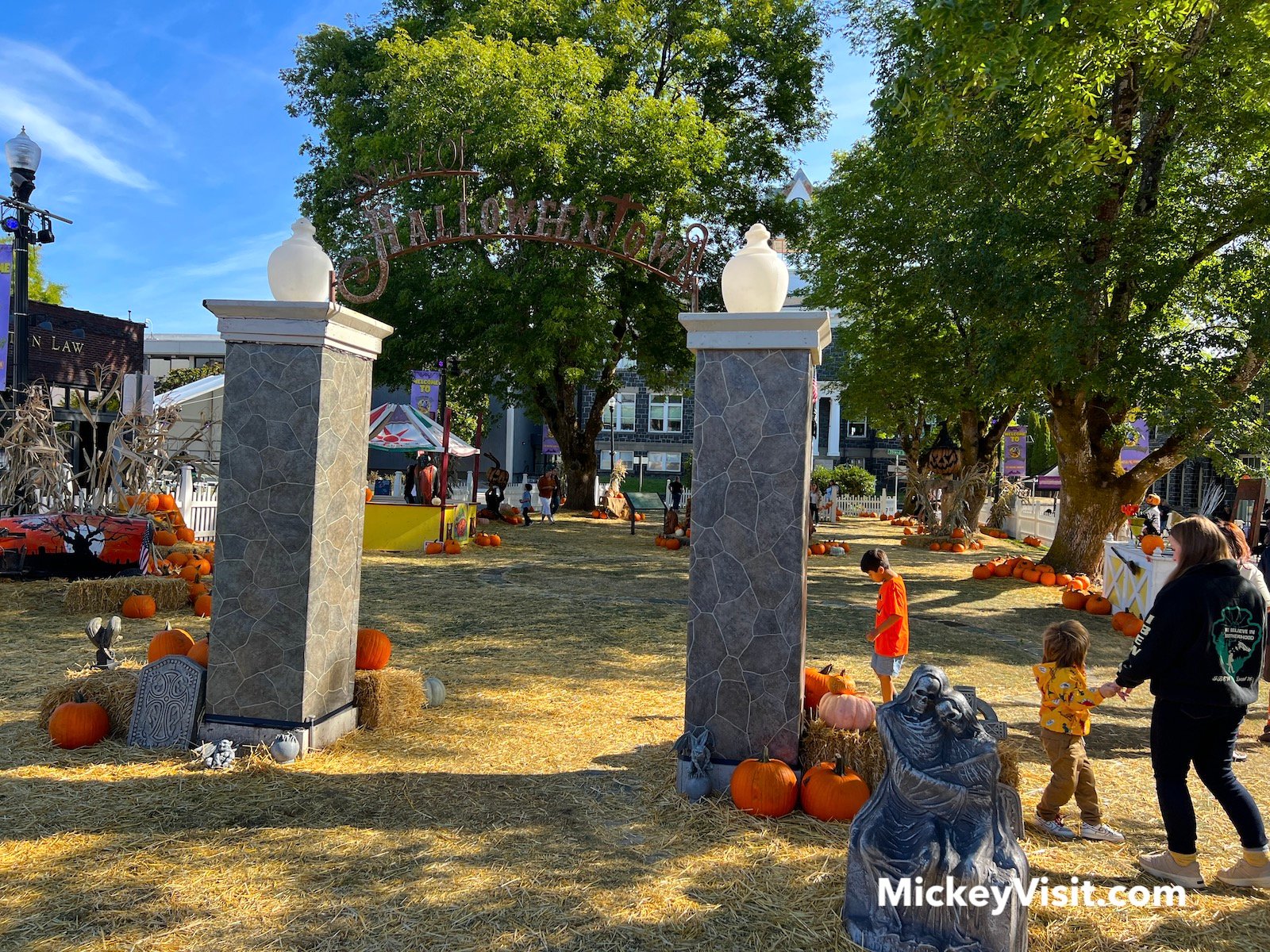 spirit of halloweentown main square