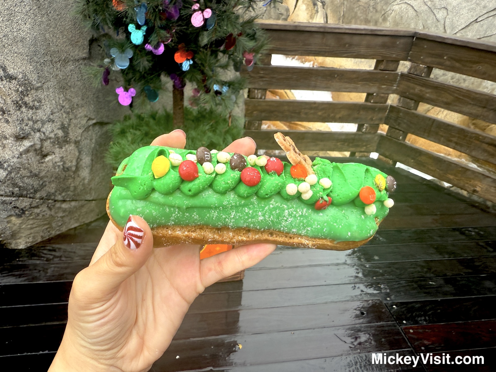 Holiday M&M’S Éclair