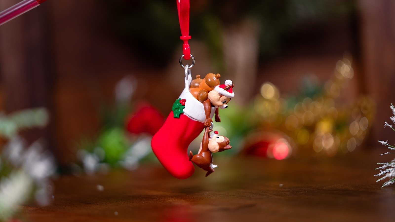 Holiday Chip ‘n’ Dale Straw Clip