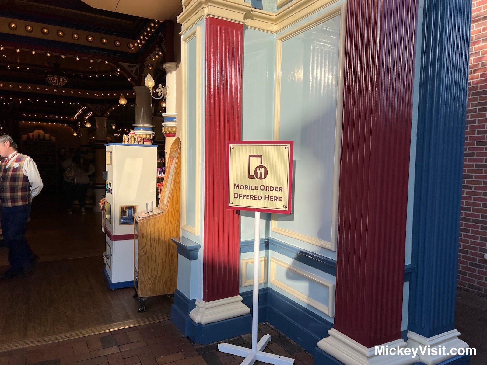 Disneyland mobile ordering sign