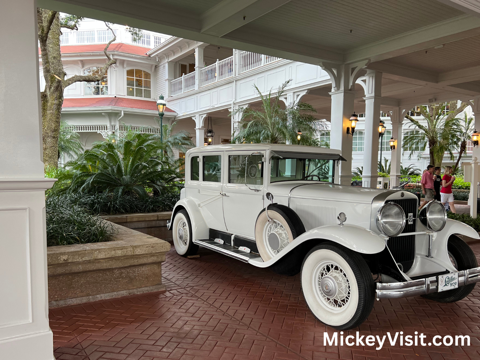 grand floidian entrance