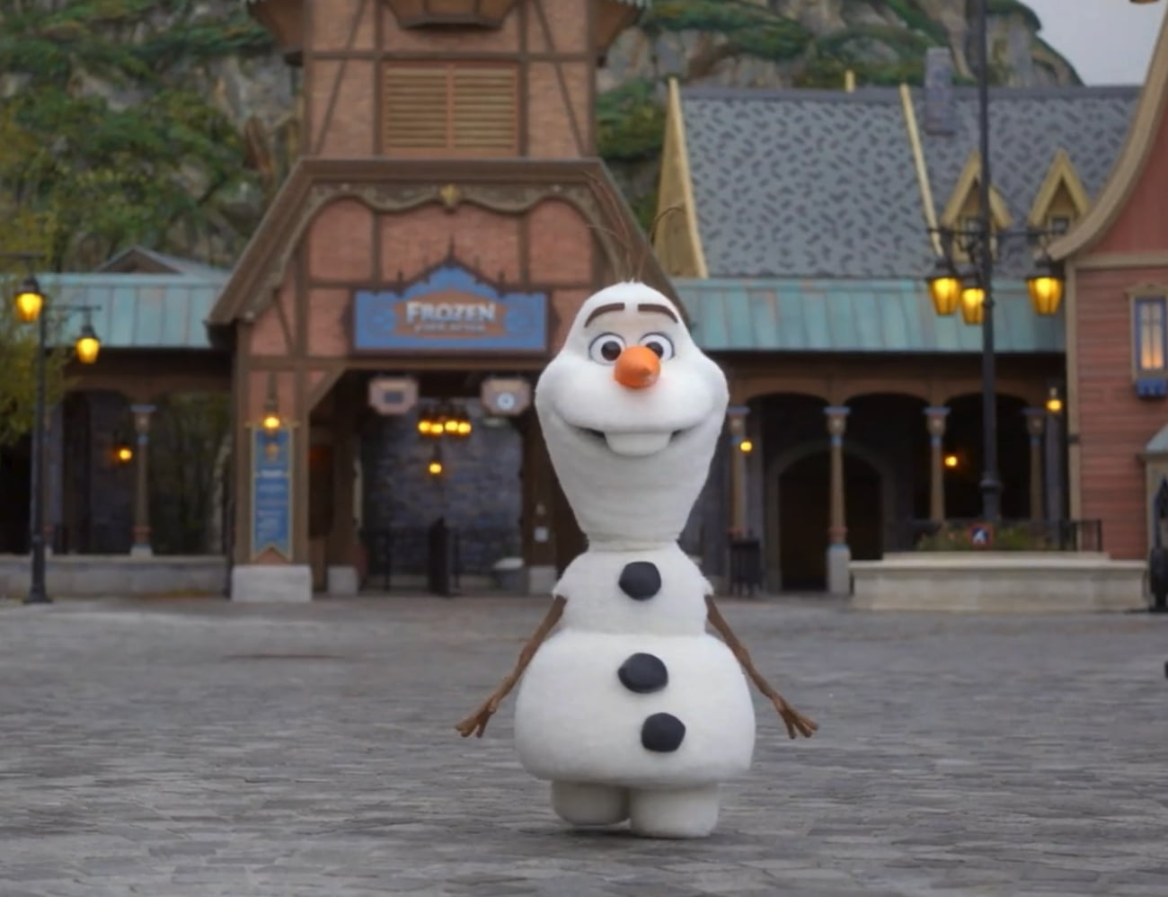 olaf robotic figure world of frozen
