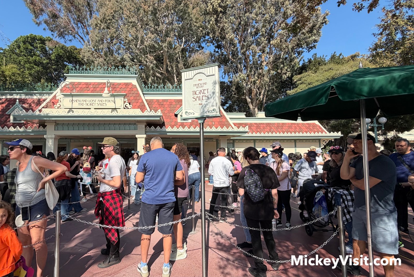 Disneyland ticket booth line