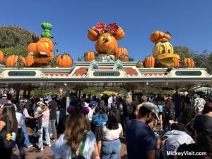 Disneyland Halloween pumpkins entrance gate