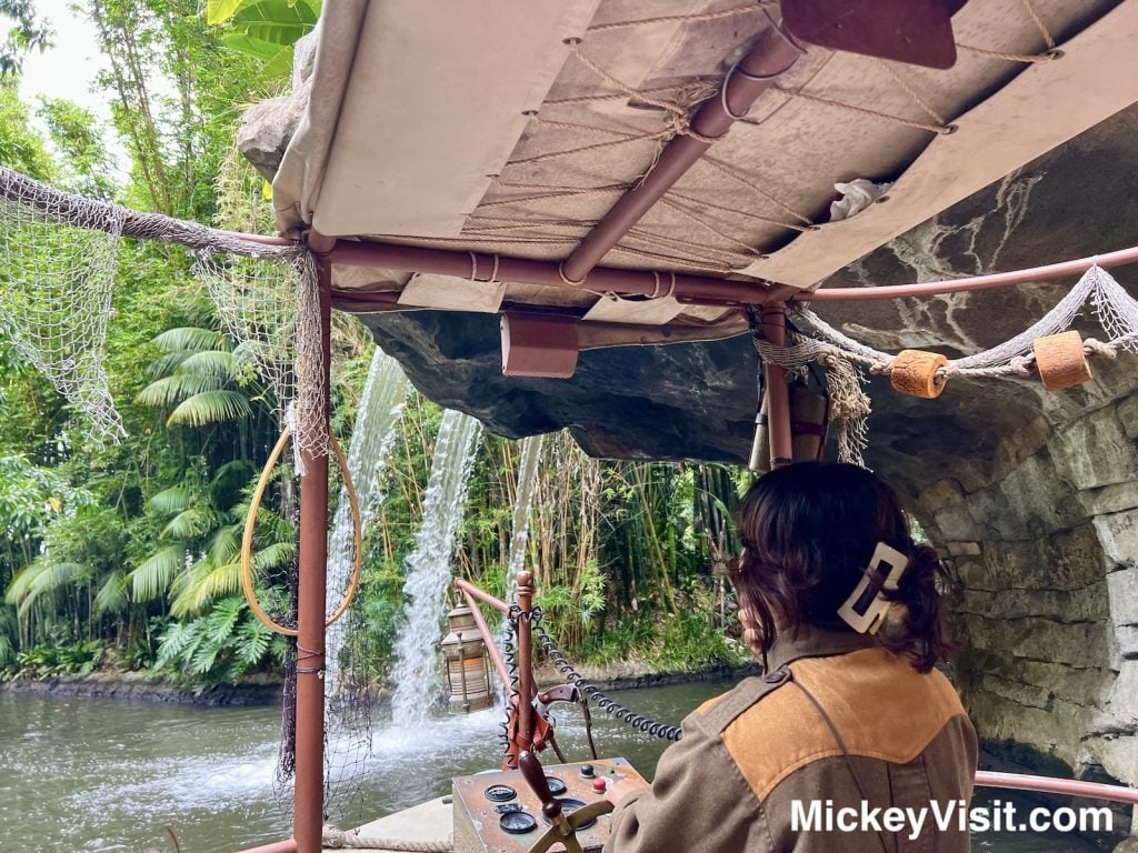 Jungle Cruise Disneyland skipper