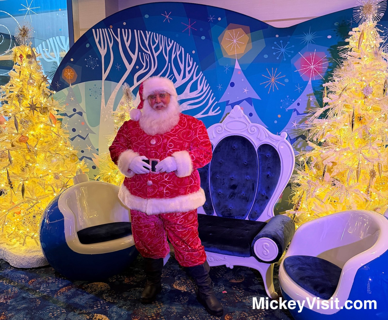 Santa meeting at Disneyland Hotel