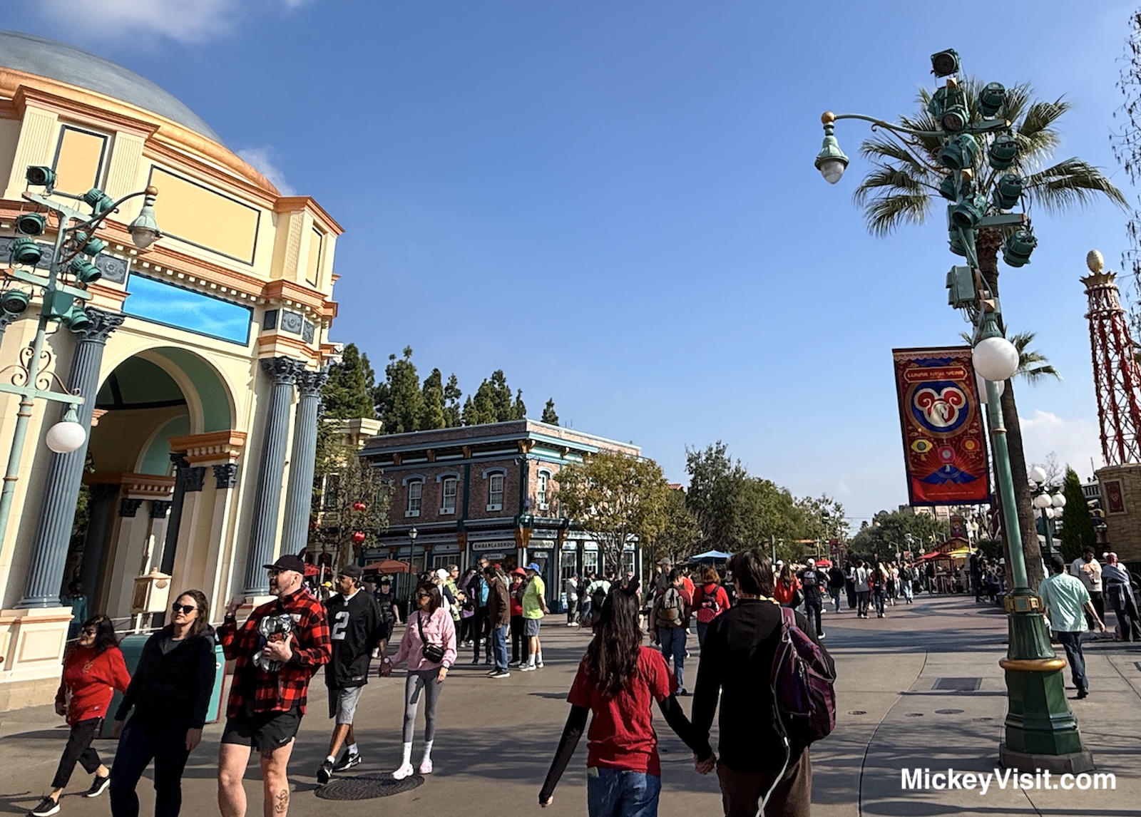 Disney California Adventure crowds walkway