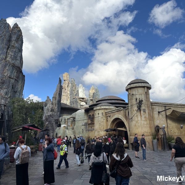 Galaxy's Edge at Disneyland