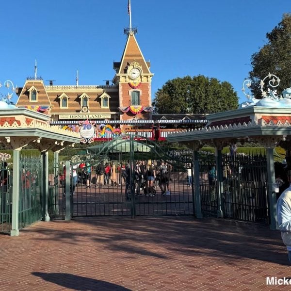 disneyland entrance