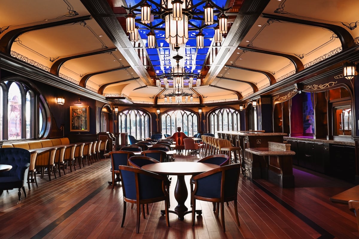 Regalview Lounge interior